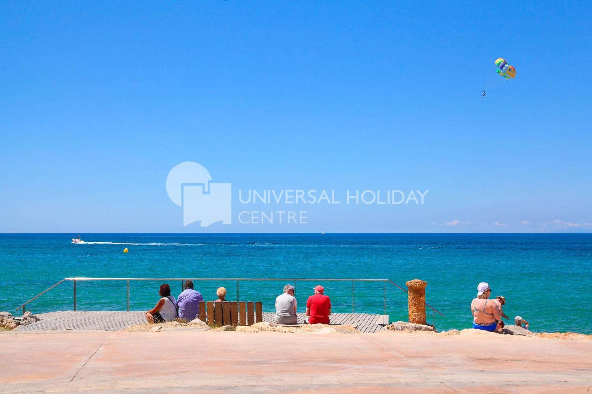 Uhc Casalmar Apartments Salou Room photo